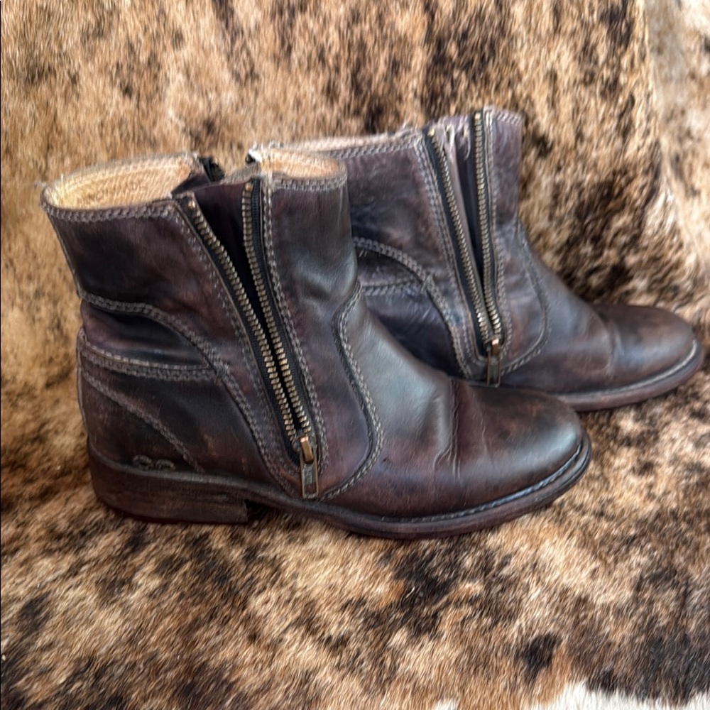 Bedstu Women's  Brown Leather Boots- Used